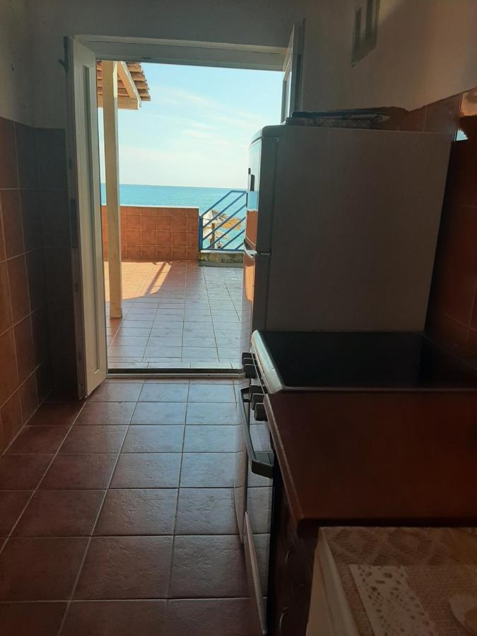 Beach House Buljarica Petrovac Bagian luar foto