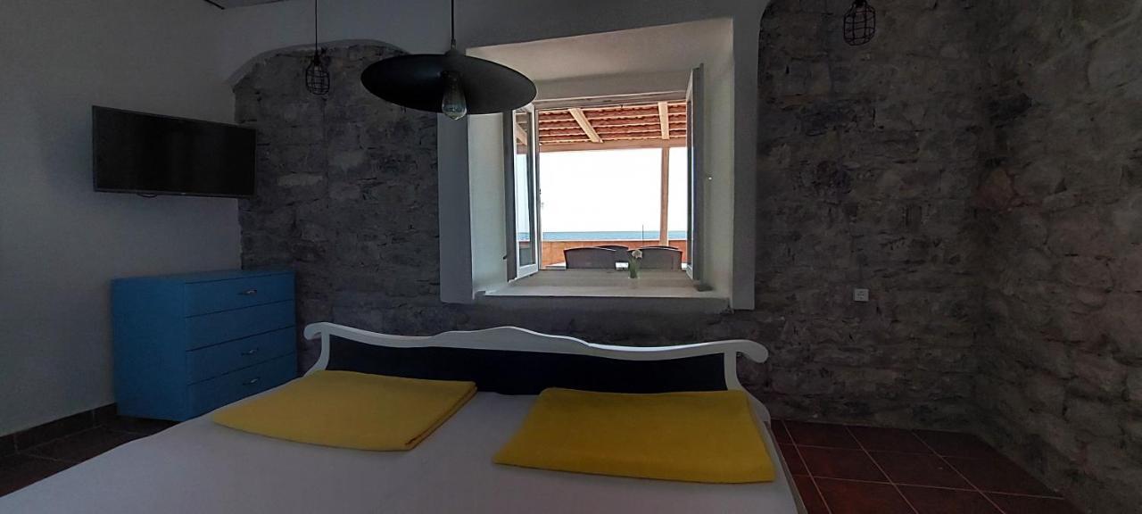 Beach House Buljarica Petrovac Bagian luar foto